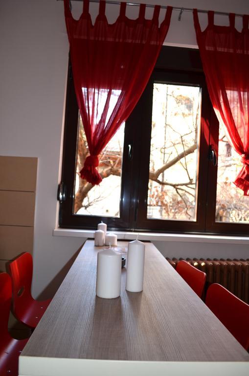 Apartmants Night Lux Nis Phòng bức ảnh