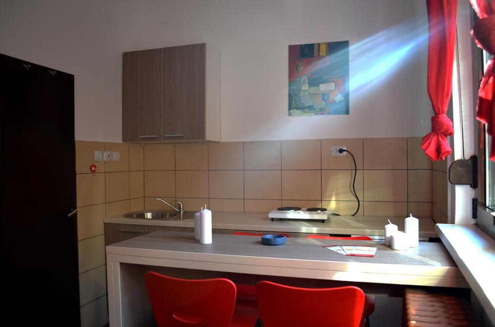 Apartmants Night Lux Nis Phòng bức ảnh