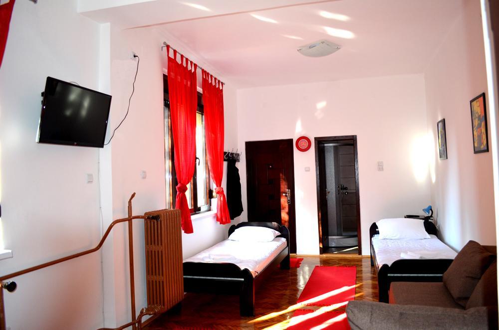 Apartmants Night Lux Nis Phòng bức ảnh